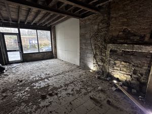 Photo 1- click for photo gallery